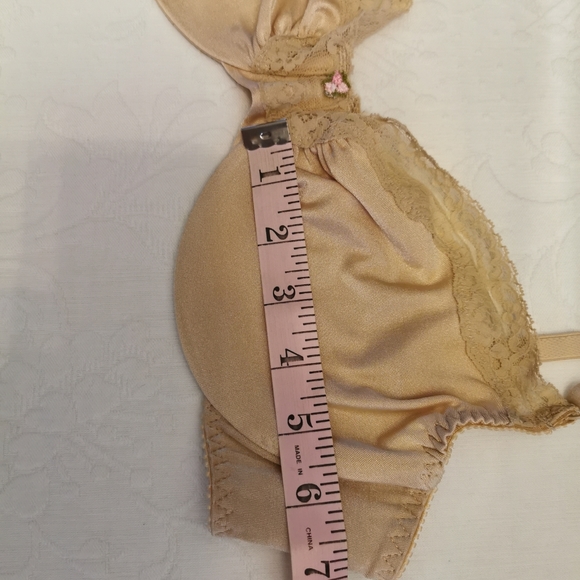 Vintage Vogue Beige Underwire Bra Size 38C - Picture 6 of 9